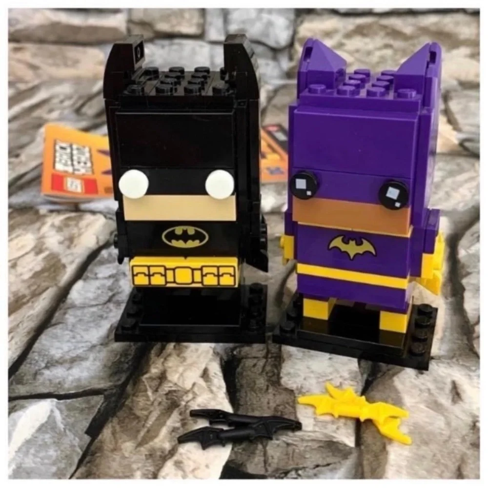 Rare 2017 LEGO Pair Brickheadz Batman 41585 & Batgirl 41586 Set Building Toy Kit